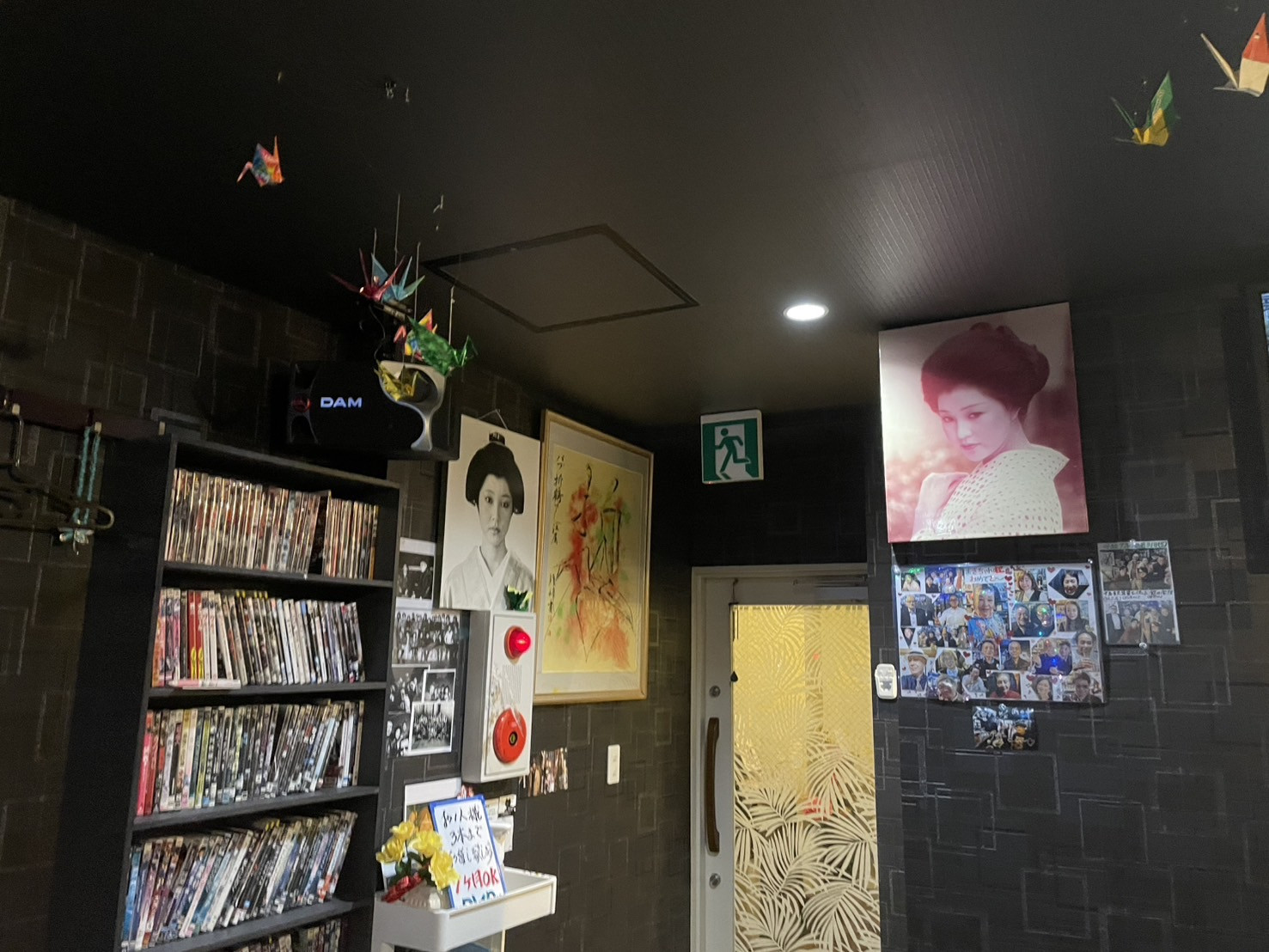 カラオケパブ折鶴店舗イメージ