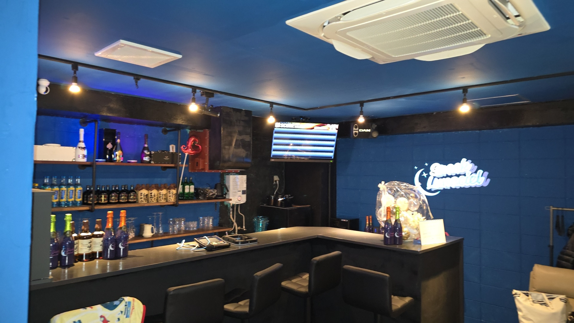 Snack Lunaciel店舗イメージ